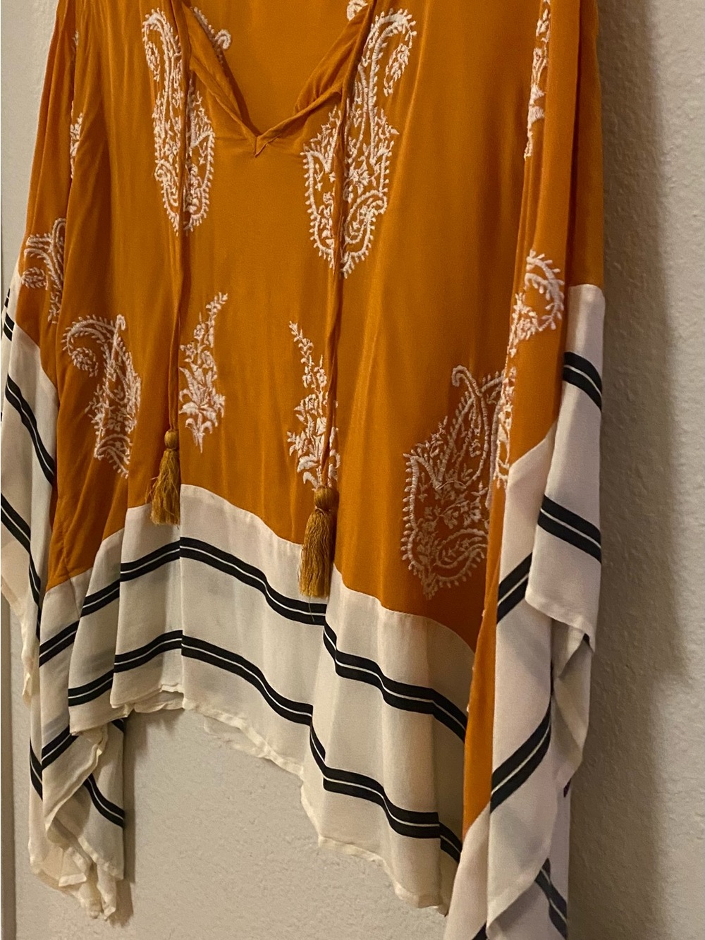 Floreat Boho Embroidered Tassel Top With Dolman Sleeves - Size L - EUC! - Picture 2 of 4